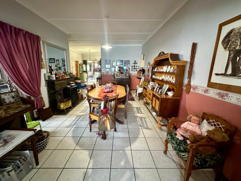 Spacious Family Home with Conversion Potential in Parkrand - Photo 10