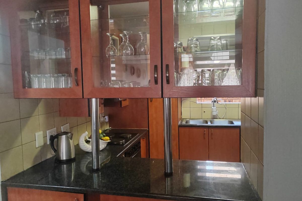 2 Bedroom, 2 Bathroom Unit - Photo 4