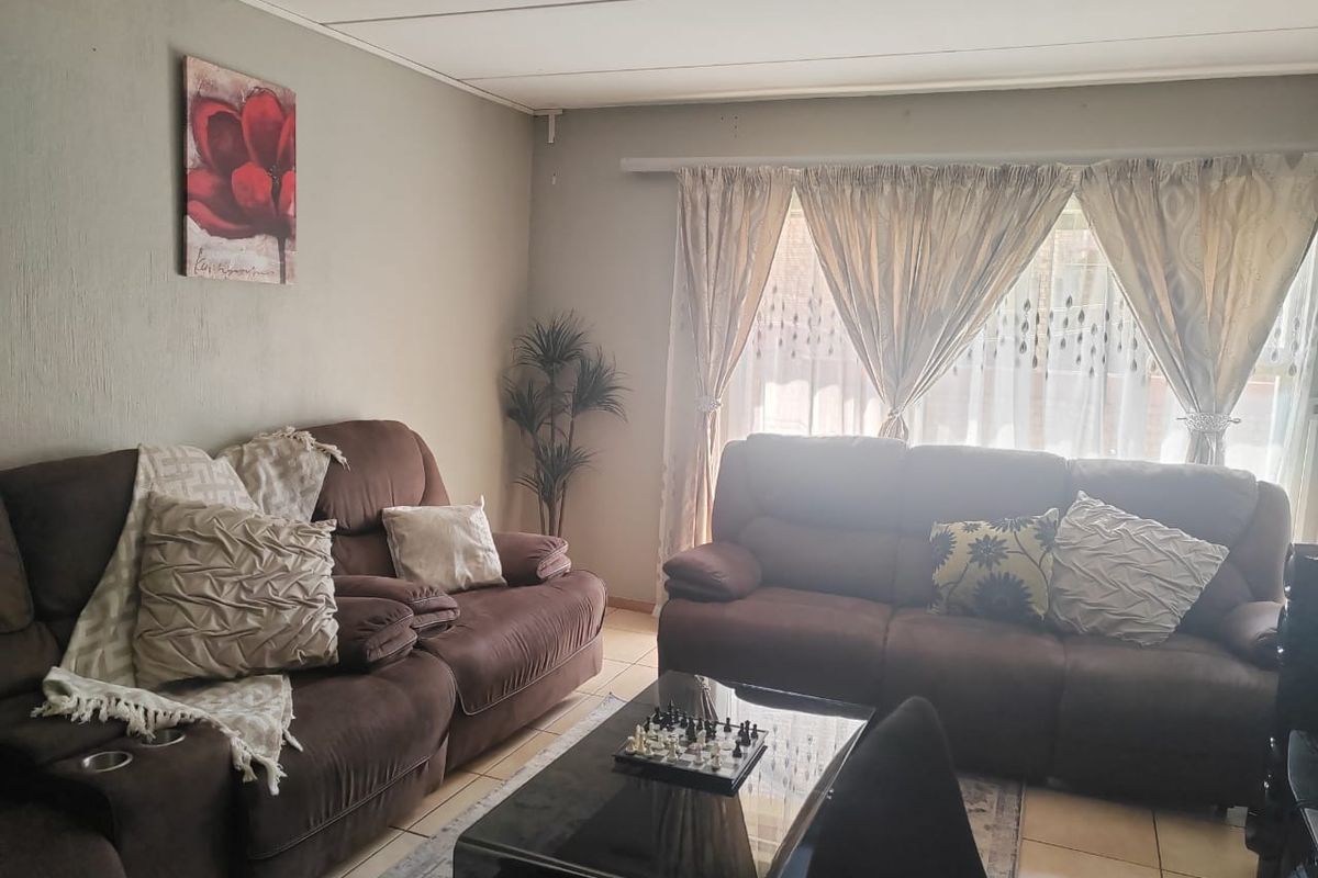 2 Bedroom, 2 Bathroom Unit - Photo 5