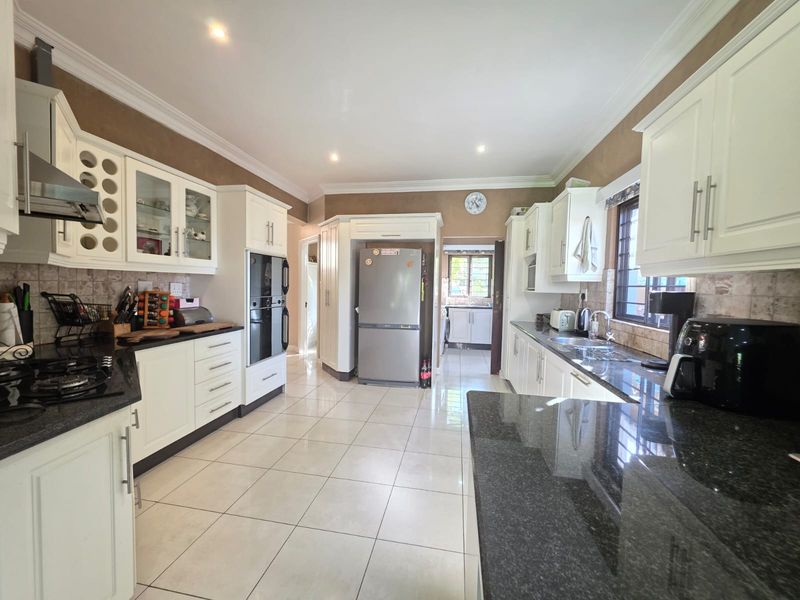 Family home for Sale in Umhlali Golf Estate – Secure Estate Living with Fairway Views - Photo 6