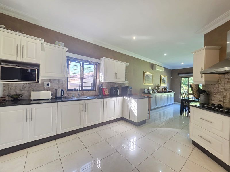 Family home for Sale in Umhlali Golf Estate – Secure Estate Living with Fairway Views - Photo 5
