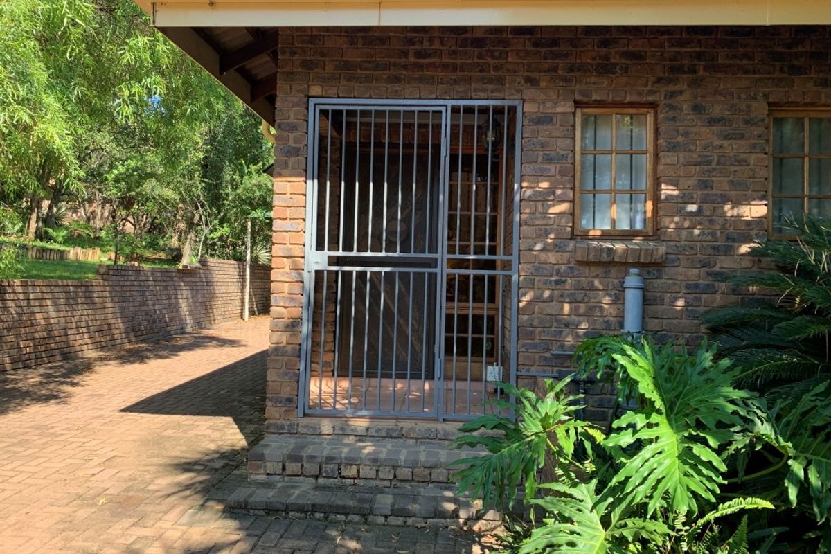 Move-In Ready Bushveld Home with Flatlet and Entertainment Areas - Photo 4