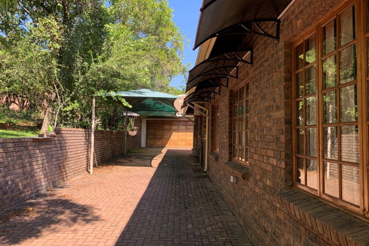 Move-In Ready Bushveld Home with Flatlet and Entertainment Areas - Photo 5