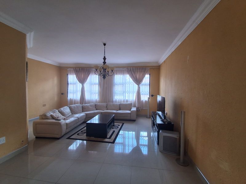 Immaculate and well kept 4 Bedroom Family Home in Waldrift, Vereeniging. - Photo 9