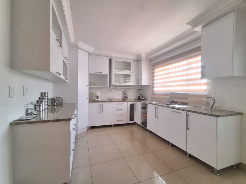 Immaculate and well kept 4 Bedroom Family Home in Waldrift, Vereeniging. - Photo 6