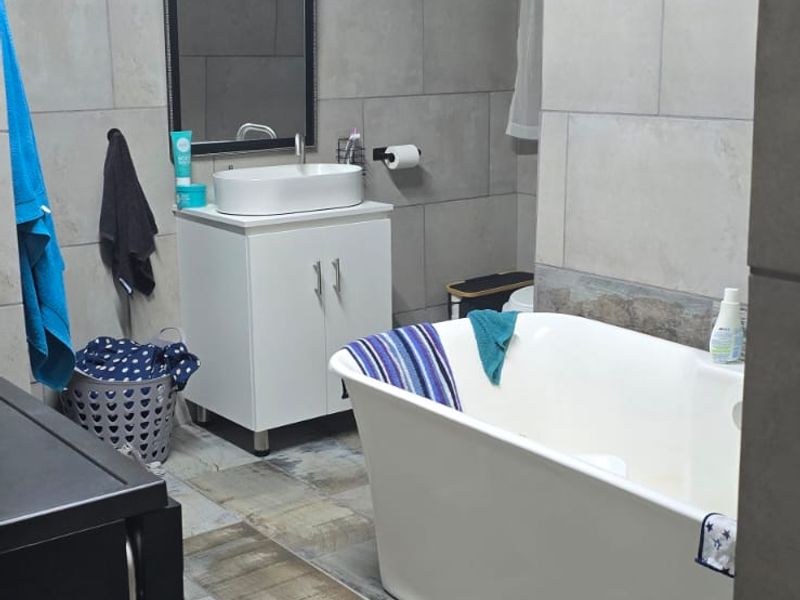 Excellent Investment Opportunity – Property for Sale in Vaalpark! - Photo 2