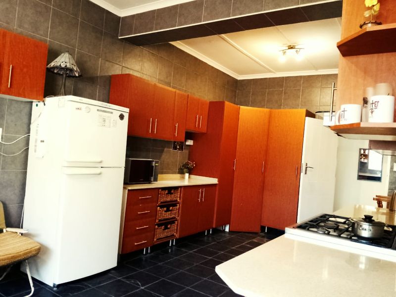 Space Style and Serenity All In One - Photo 9