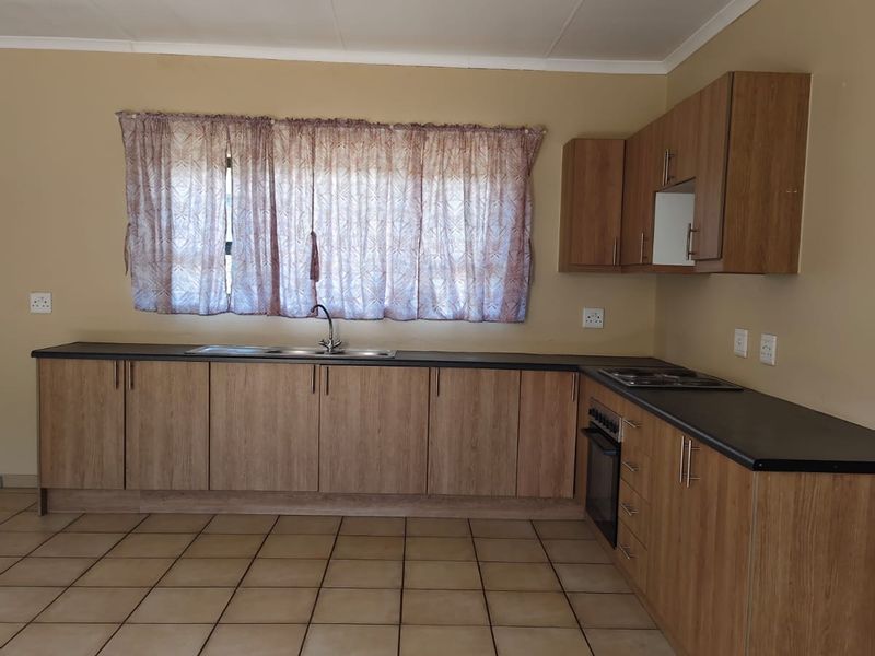 Neat as a Pin pet friendly townhouse  For Sale – Sasolburg. - Photo 9
