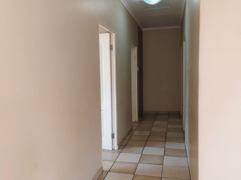 Neat as a Pin pet friendly townhouse  For Sale – Sasolburg. - Photo 6