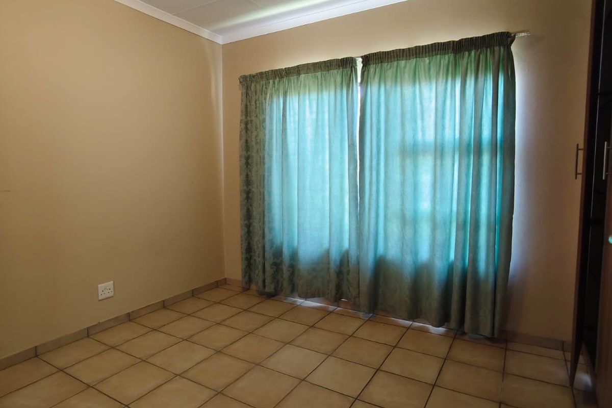 Neat as a Pin pet friendly townhouse  For Sale – Sasolburg. - Photo 2