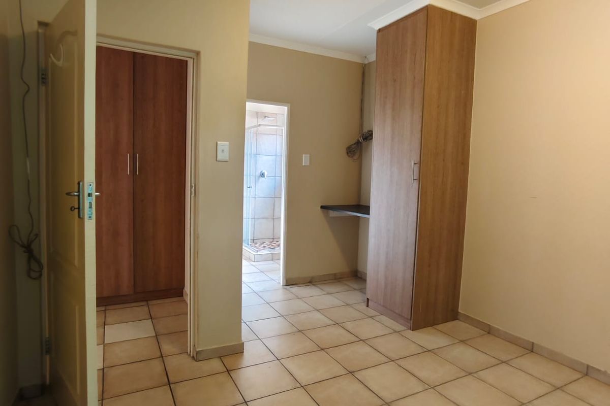 Neat as a Pin pet friendly townhouse  For Sale – Sasolburg. - Photo 3