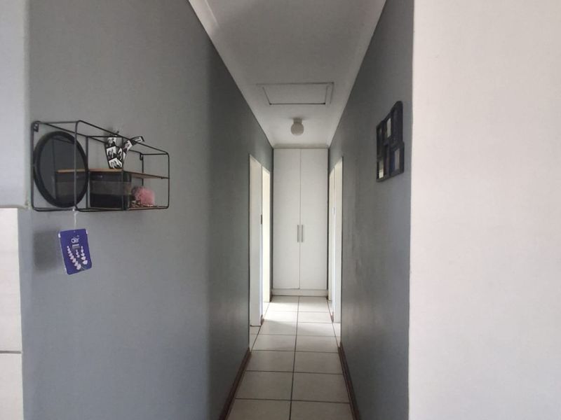 Newly renovated 3 bedroom family home in Riversdale Meyerton. Ideal for a starter family. - Photo 4