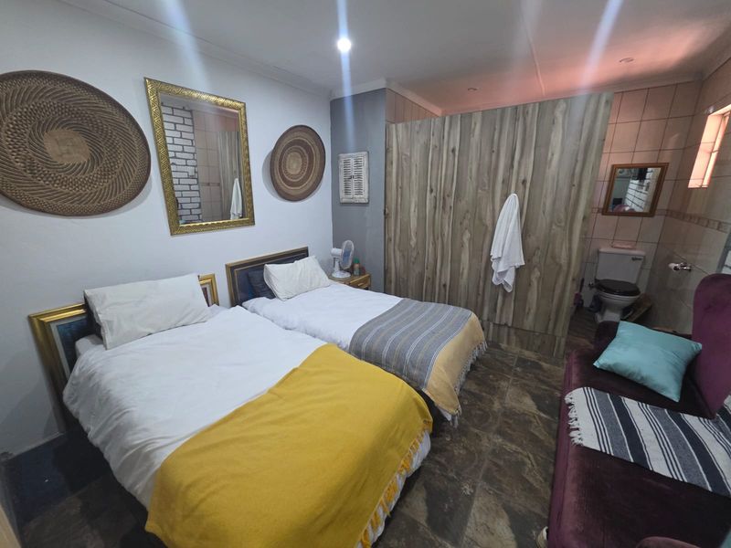 Beautiful 2-Bedroom House for Sale in Vaaloewer - Photo 7