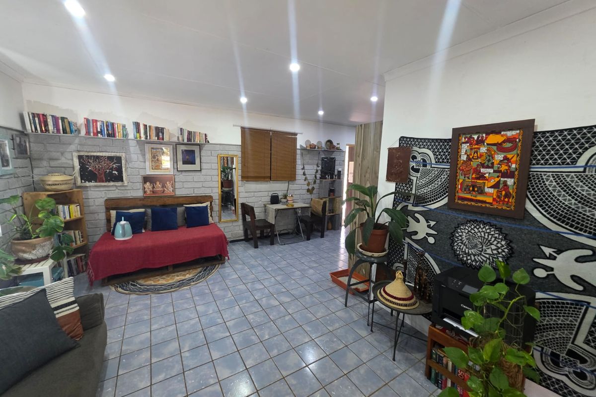 Beautiful 2-Bedroom House for Sale in Vaaloewer - Photo 4