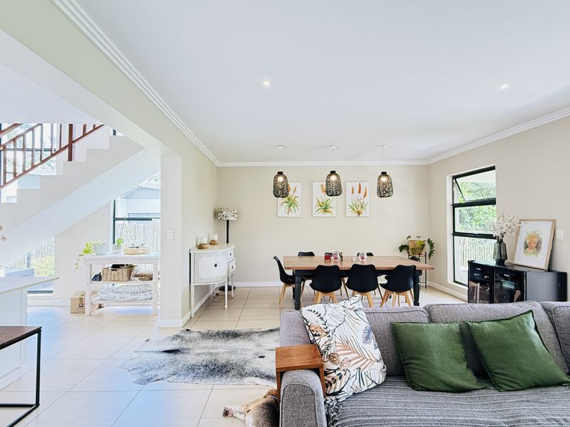 Spacious Family Home - Photo 6