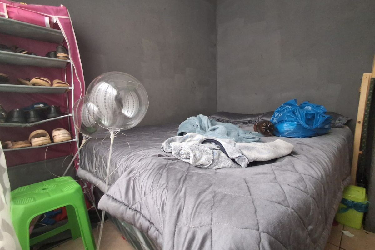 2 bedroom house in Evaton North with 3 communal cottages. - Photo 3