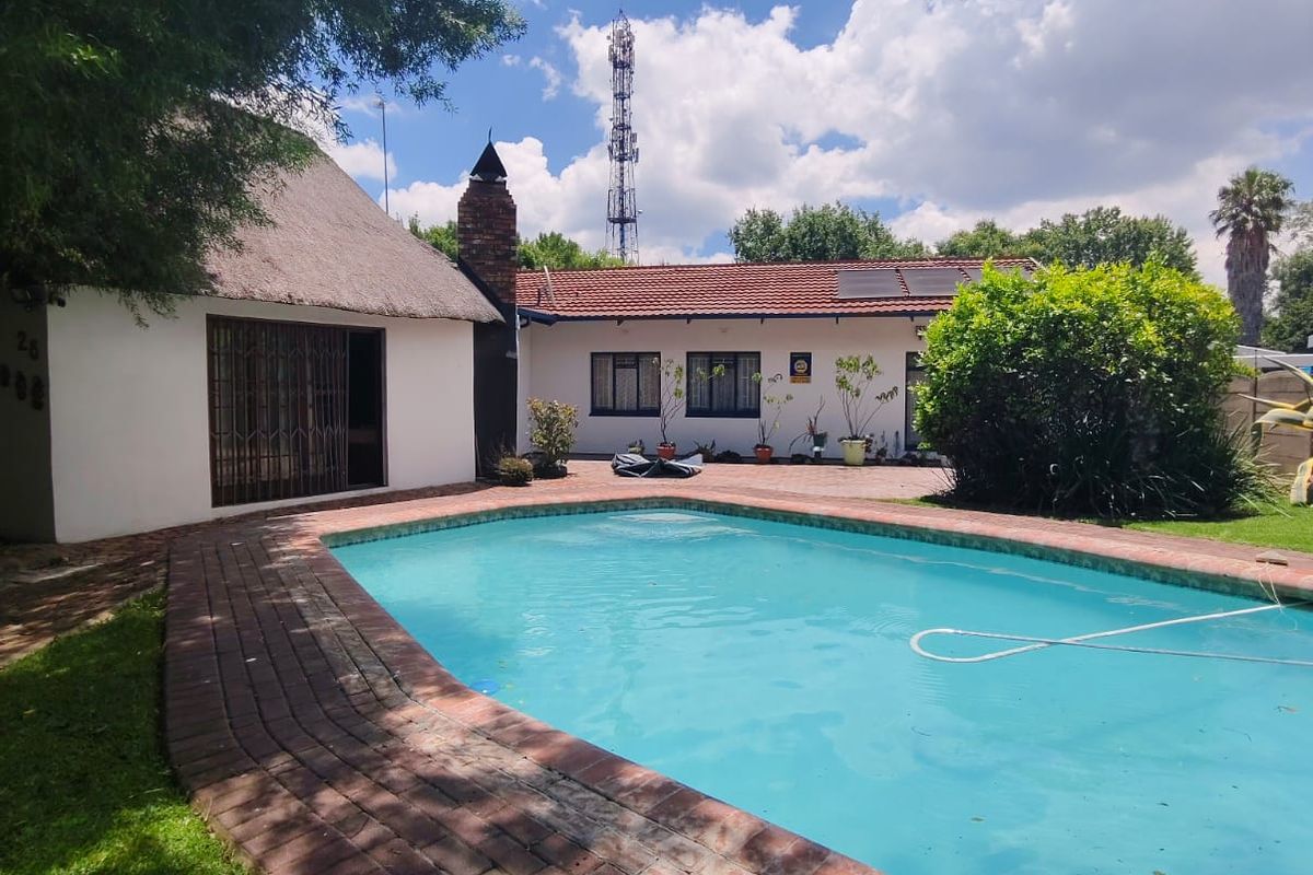 This bargain sale is located walking distance to Sasolburg town. - Photo 3
