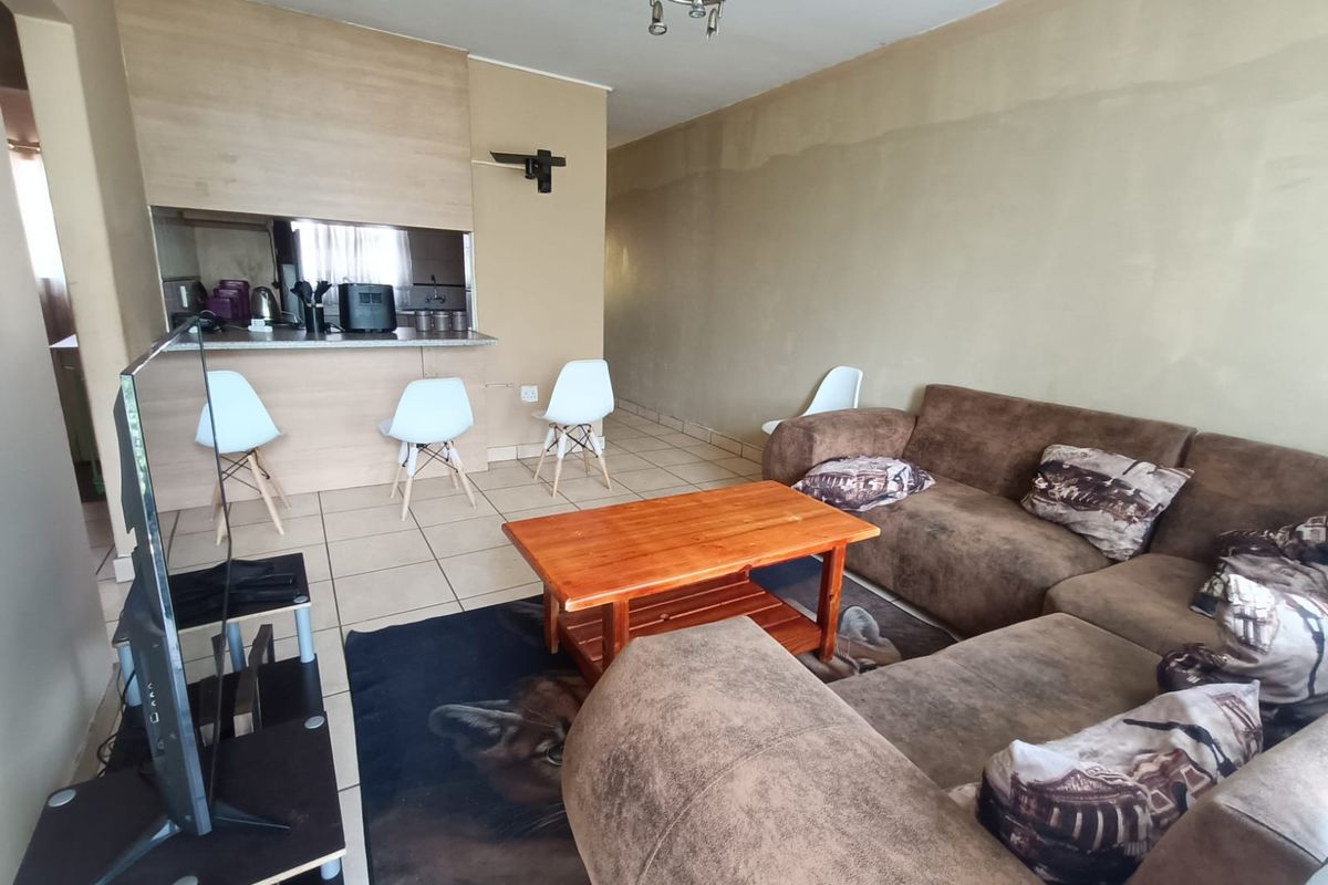 Secure 2-Bed Apartment | Prime Location. - Photo 3