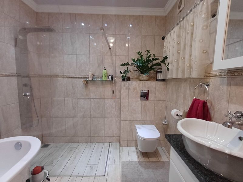 Perfect Buy In SW 2.  Situated In A Busy Boulevard. - Photo 8