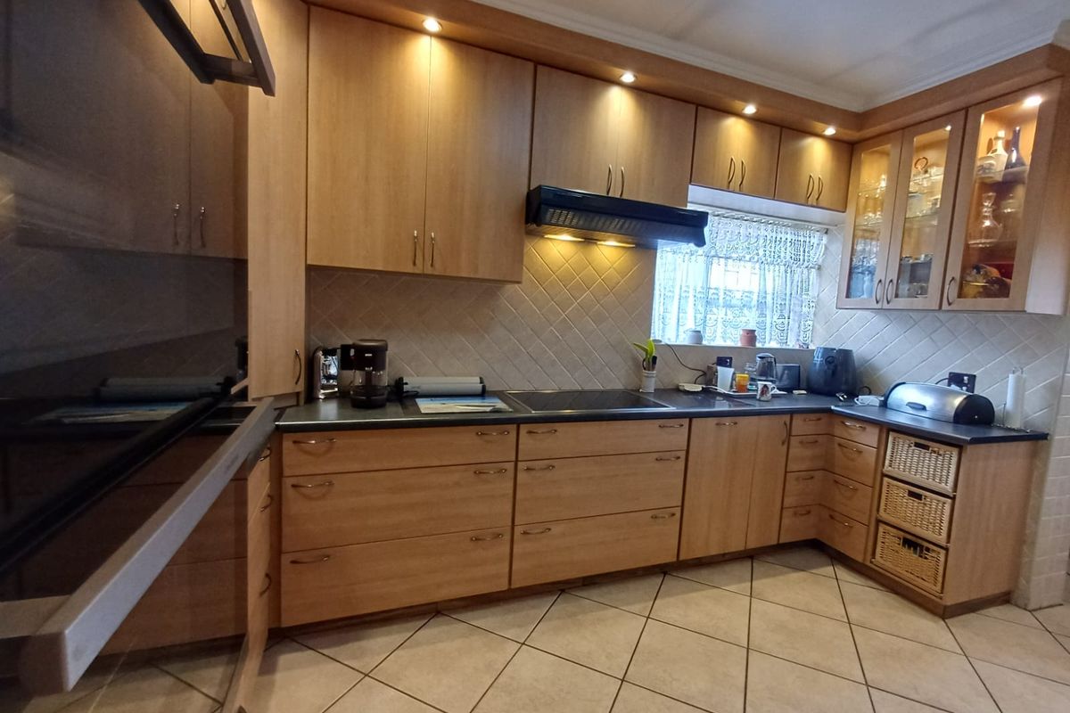 Perfect Buy In SW 2.  Situated In A Busy Boulevard. - Photo 5