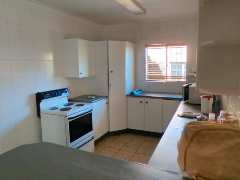 Absolutely perfect home for a family!! - Photo 8