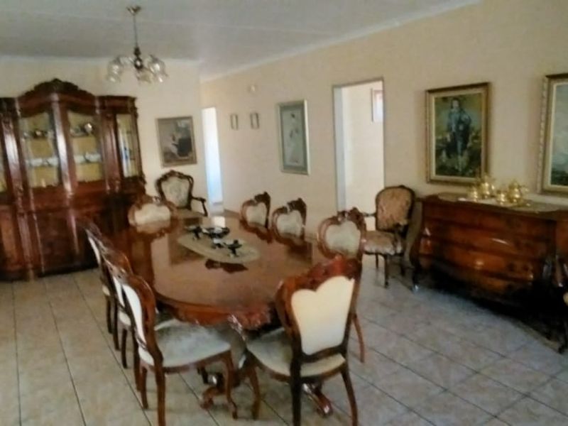 Absolutely perfect home for a family!! - Photo 7