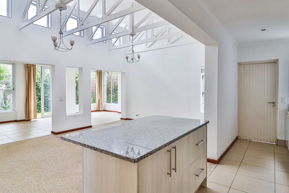 For Sale 3 bedroomed Townhouse - Photo 4