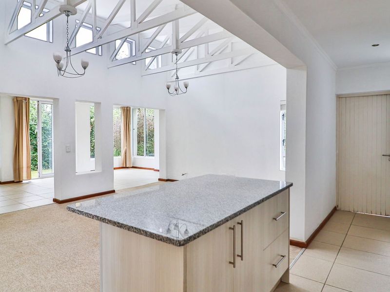 For Sale 3 bedroomed Townhouse - Photo 4