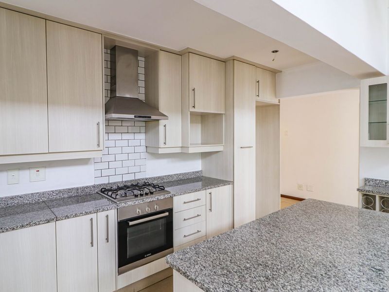 For Sale 3 bedroomed Townhouse - Photo 6