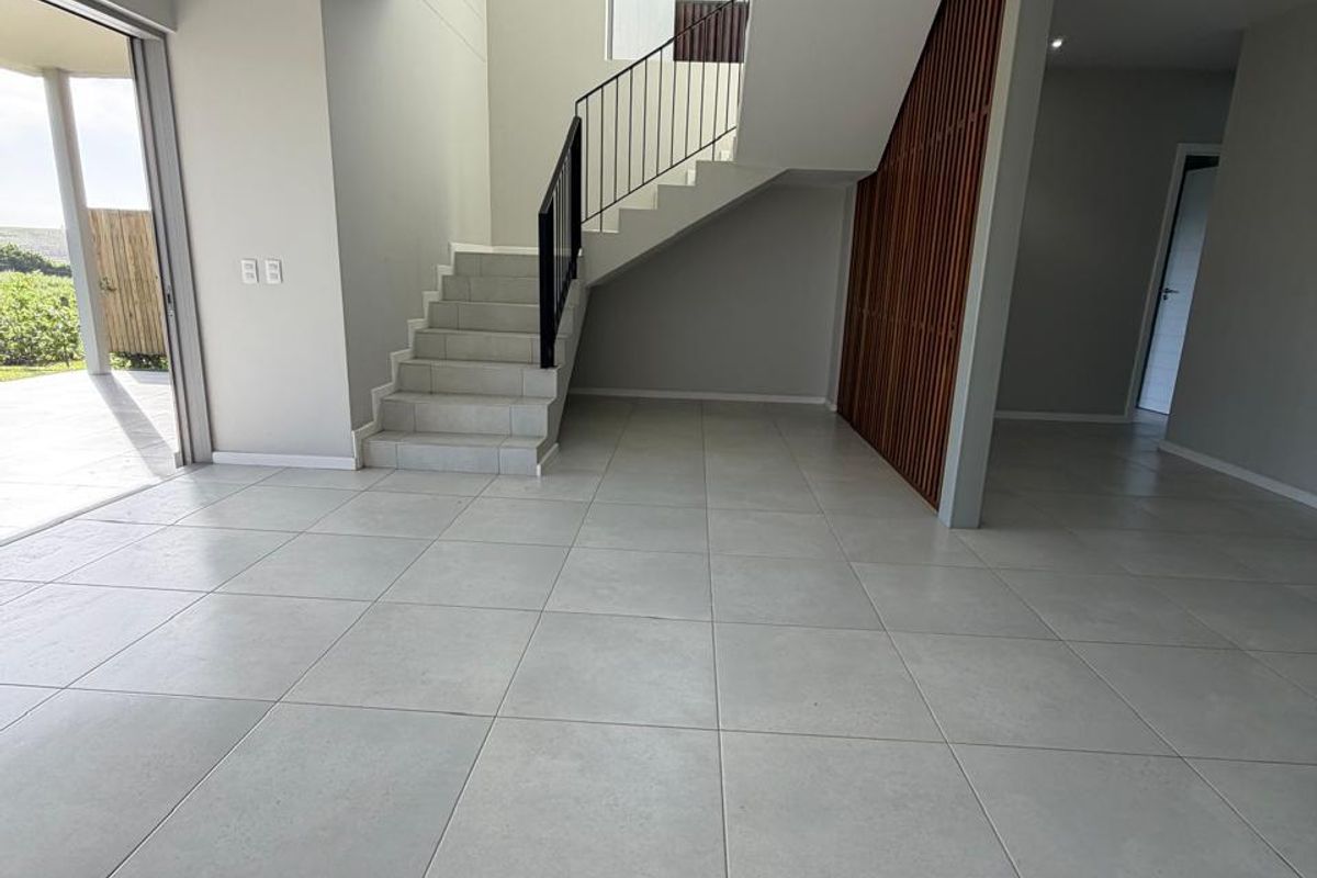 Modern Four-Bedroom Home in Exclusive Palm Lakes Development - Photo 4