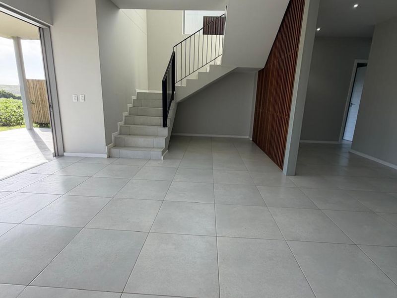 Modern Four-Bedroom Home in Exclusive Palm Lakes Development - Photo 4