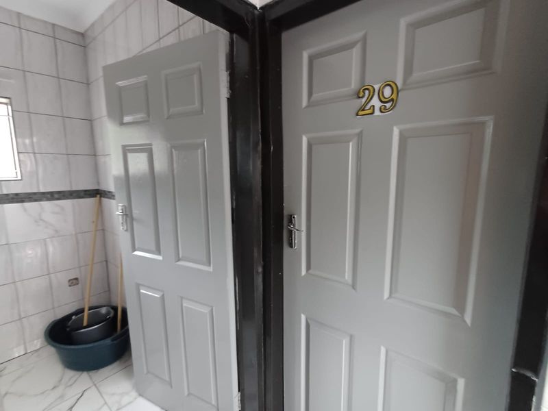 HUGE INVESTMENT PROPERTY IN SE 7. - Photo 6