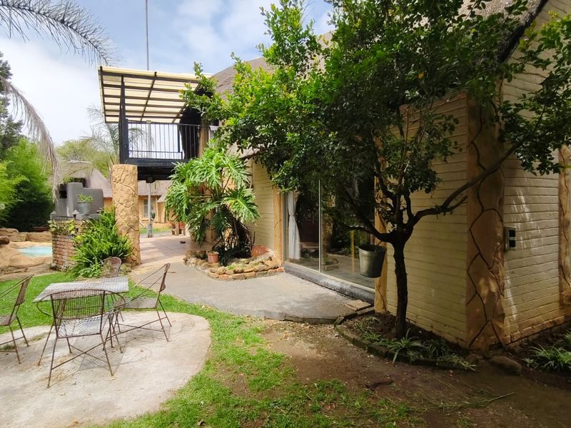 Magnificent double storey family home with endless potential – Deneysville - Photo 6