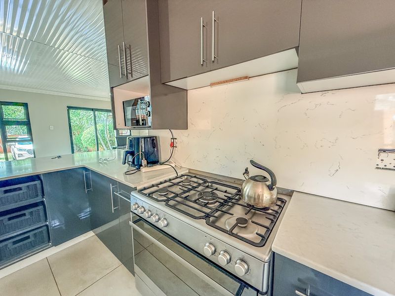 Spacious Newly Renovated 3-Bedroom Family Home - Photo 9