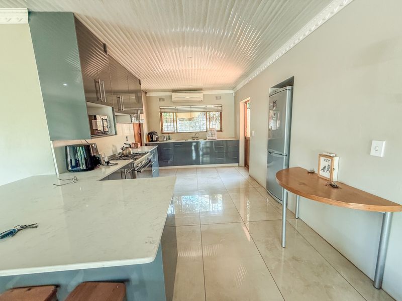 Spacious Newly Renovated 3-Bedroom Family Home - Photo 8