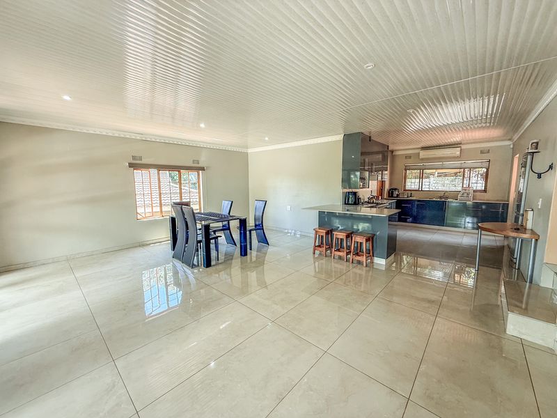 Spacious Newly Renovated 3-Bedroom Family Home - Photo 7