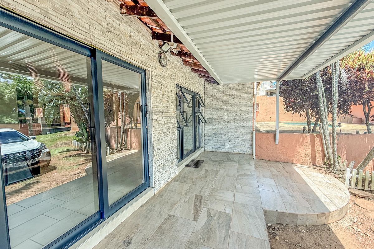 Spacious Newly Renovated 3-Bedroom Family Home - Photo 5
