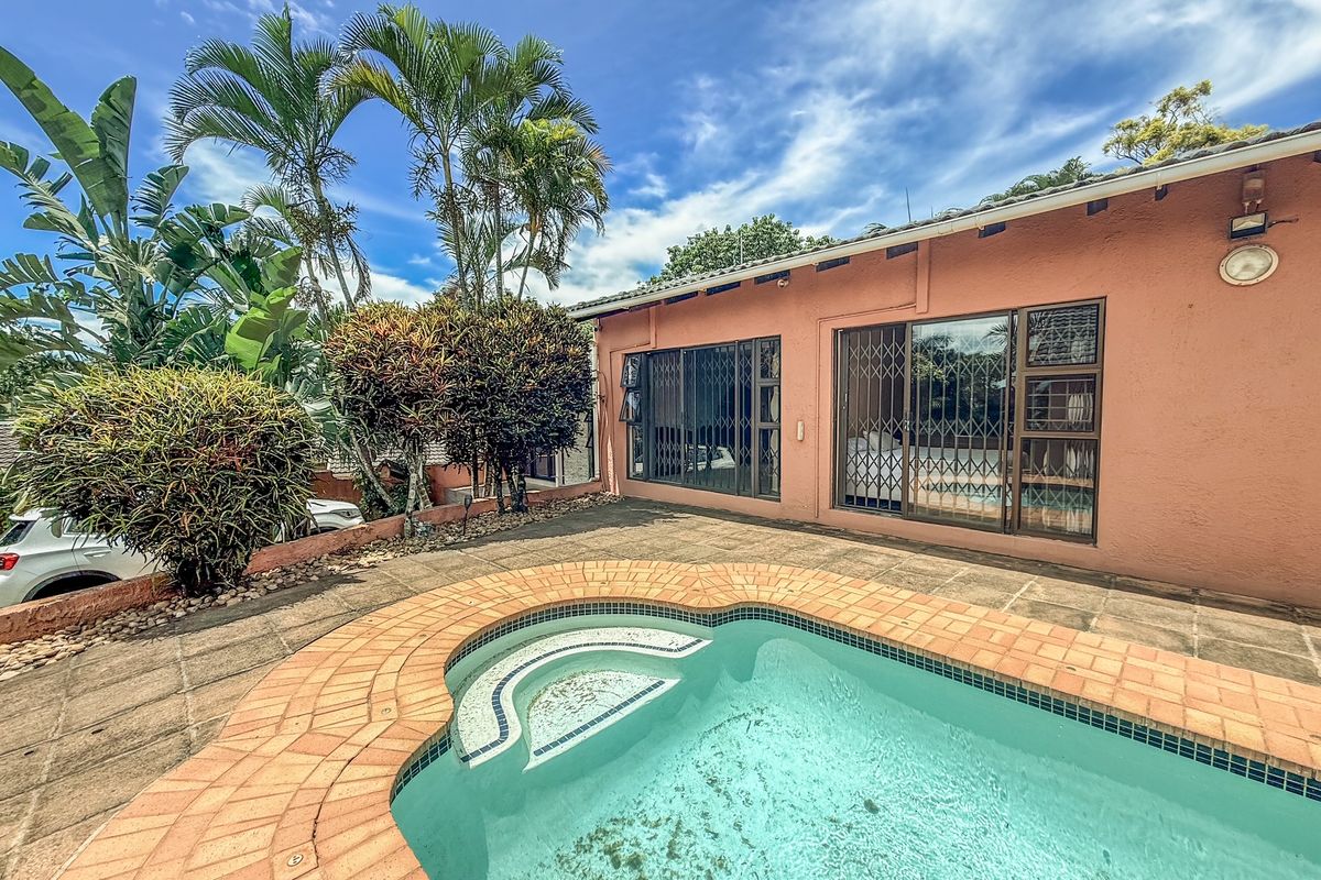 Spacious Newly Renovated 3-Bedroom Family Home - Photo 3