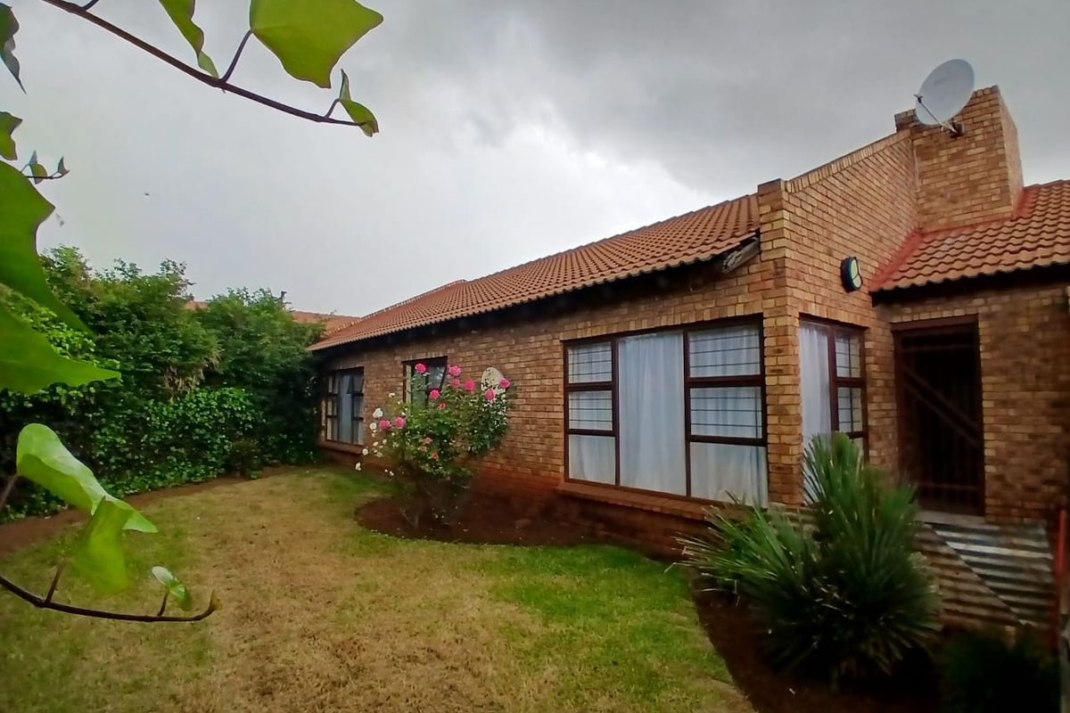 3 Bedroom House for Sale in New State Area - Photo 5