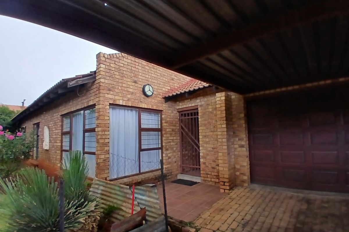 3 Bedroom House for Sale in New State Area - Photo 3