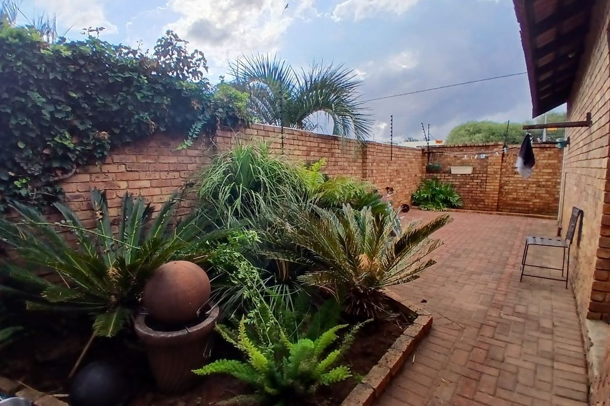 3 Bedroom House for Sale in New State Area - Photo 4