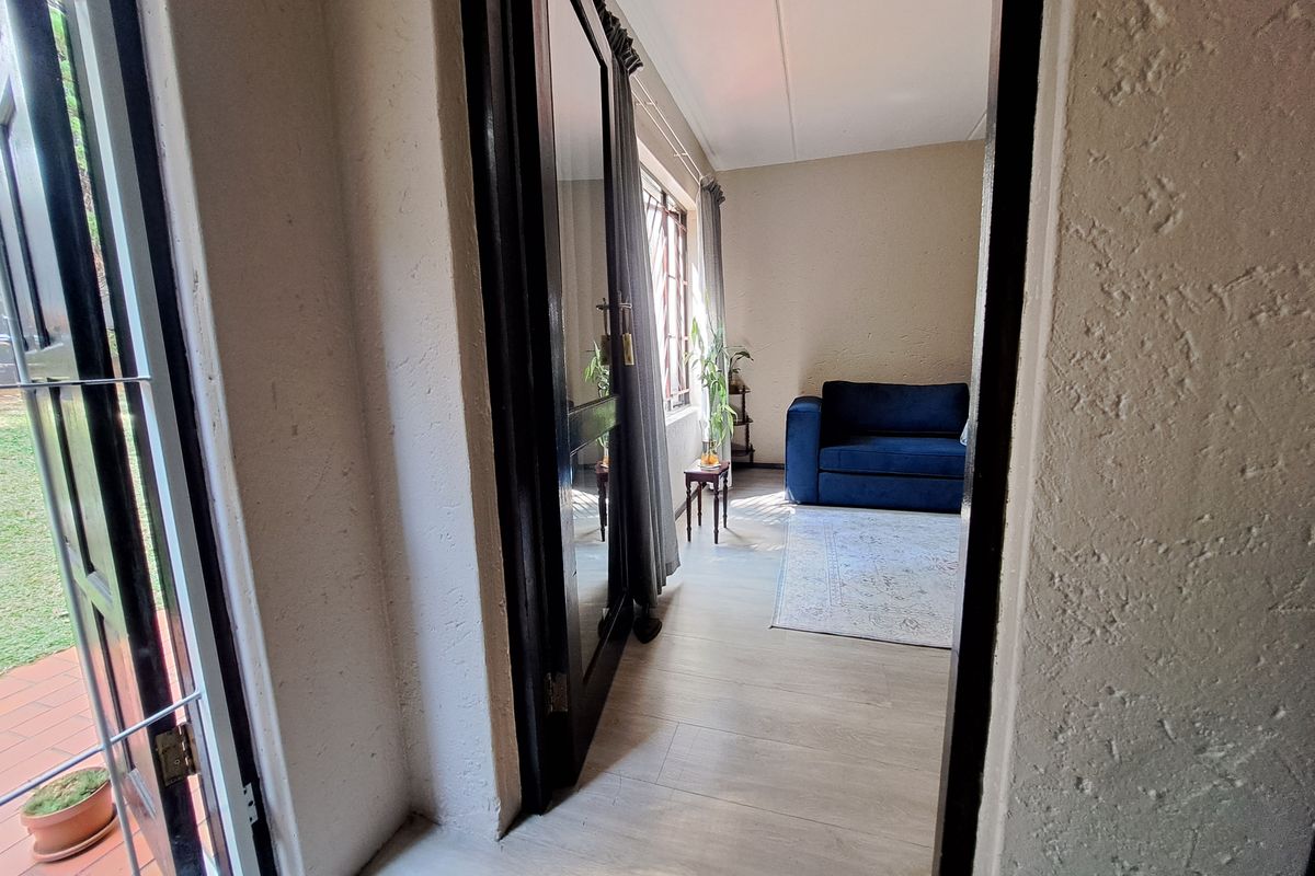 Stunning 1 bedroom ground floor Apartment - Photo 2
