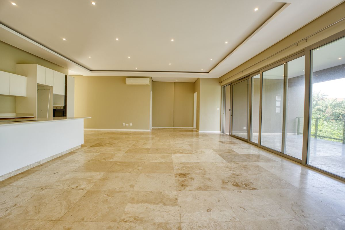 Modern Single-Level Condo with Forest Views – To Rent - Photo 5