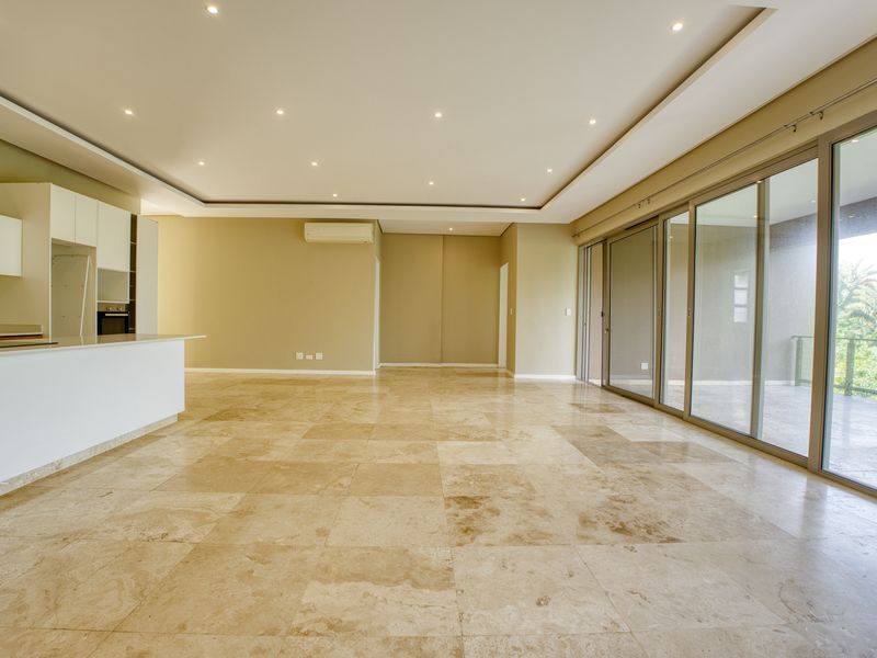 Modern Single-Level Condo with Forest Views – To Rent - Photo 5