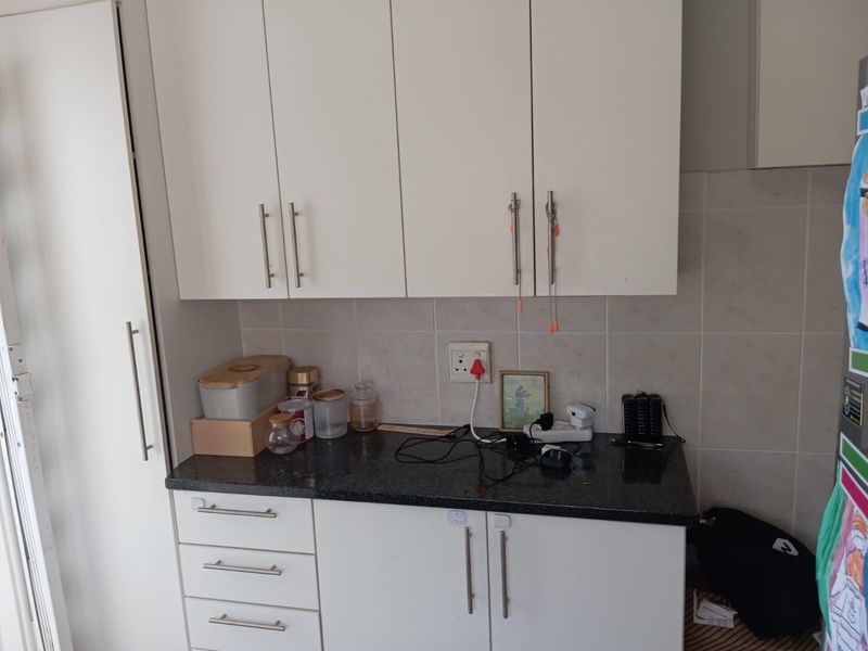 Modern 2-Bedroom, 2-Bathroom Semi-Detached Home with Valley Views – South End - Photo 5