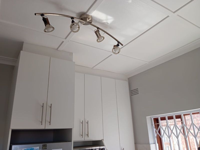 Modern 2-Bedroom, 2-Bathroom Semi-Detached Home with Valley Views – South End - Photo 10