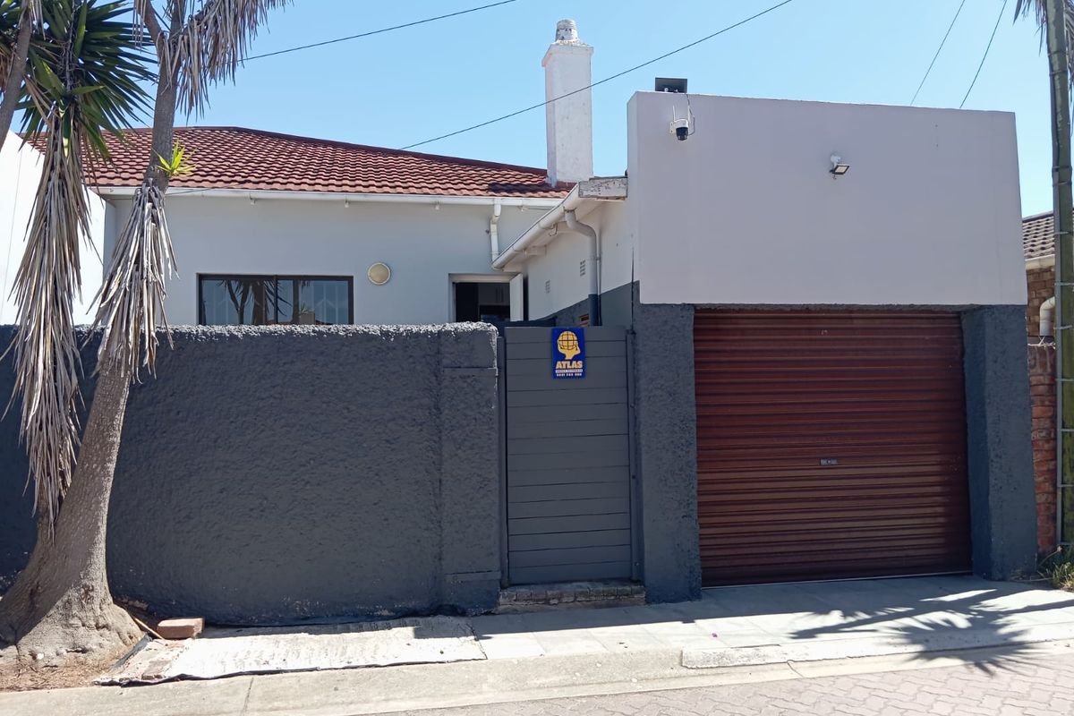 Modern 2-Bedroom, 2-Bathroom Semi-Detached Home with Valley Views – South End - Photo 3