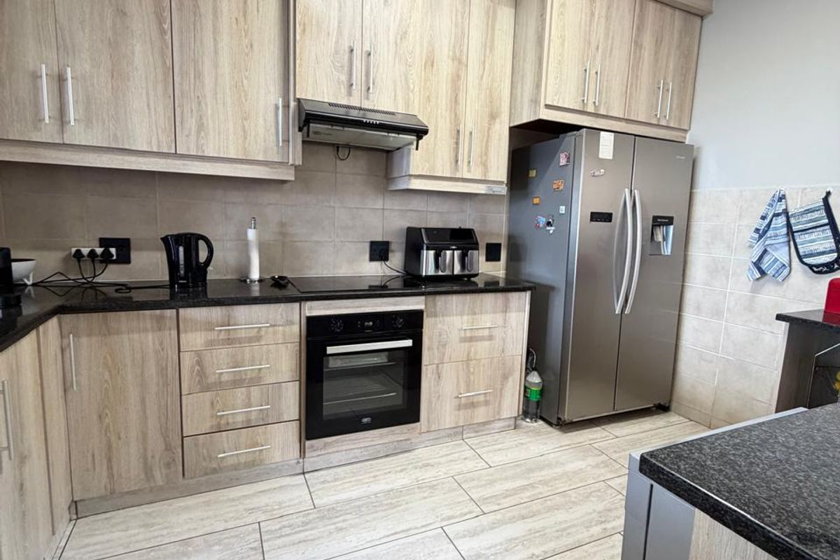 Wake up to the ocean – every single day. - Photo 3