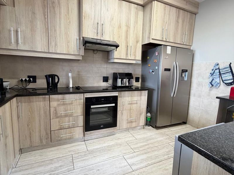 Wake up to the ocean – every single day. - Photo 3