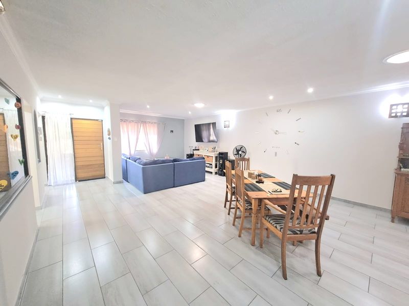 MODERN, SPACIOUS TOWNHOUSE IN SOUGHT-AFTER THREE RIVERS PROPER. - Photo 7